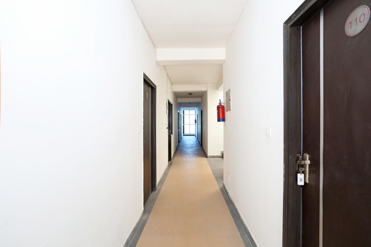 Oyo 11392 The Hotel Grand Hospitality Нойда Экстерьер фото
