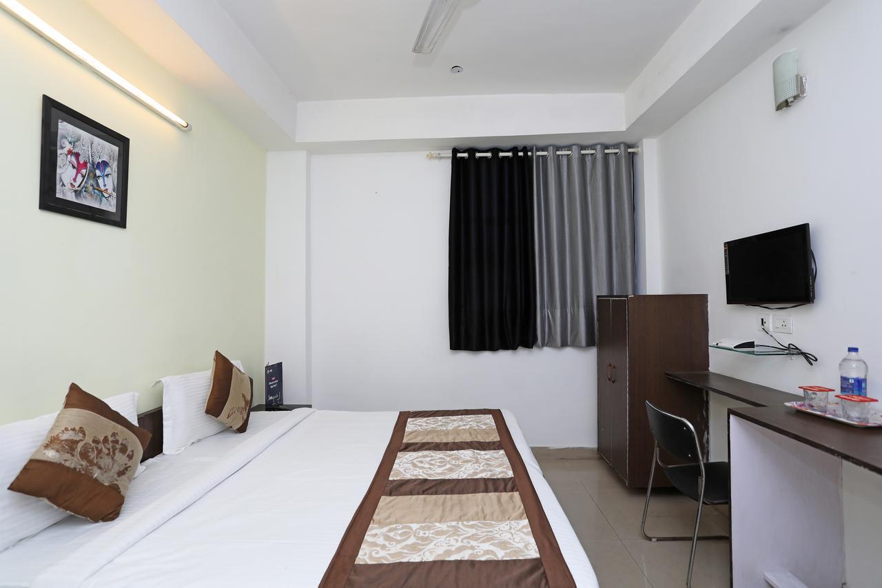 Oyo 11392 The Hotel Grand Hospitality Нойда Экстерьер фото