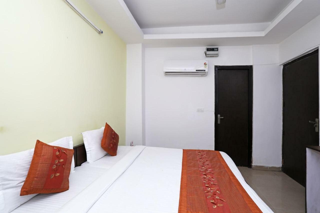 Oyo 11392 The Hotel Grand Hospitality Нойда Экстерьер фото